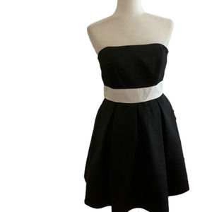 ALYN Paige strapless, black dress with white tie belt, size 9/10, crinoline